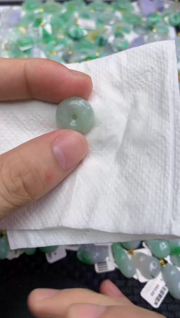 翡翠未镶嵌颈饰1111111111