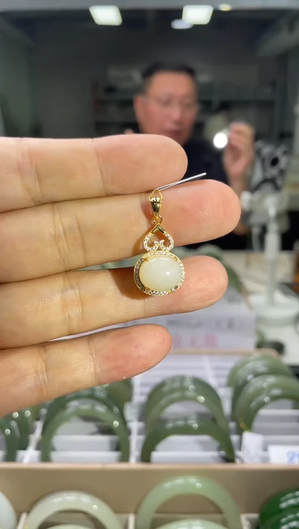 【闪购商品】和田玉吊坠银S925镶嵌葫芦送皮绳多样性发货其一