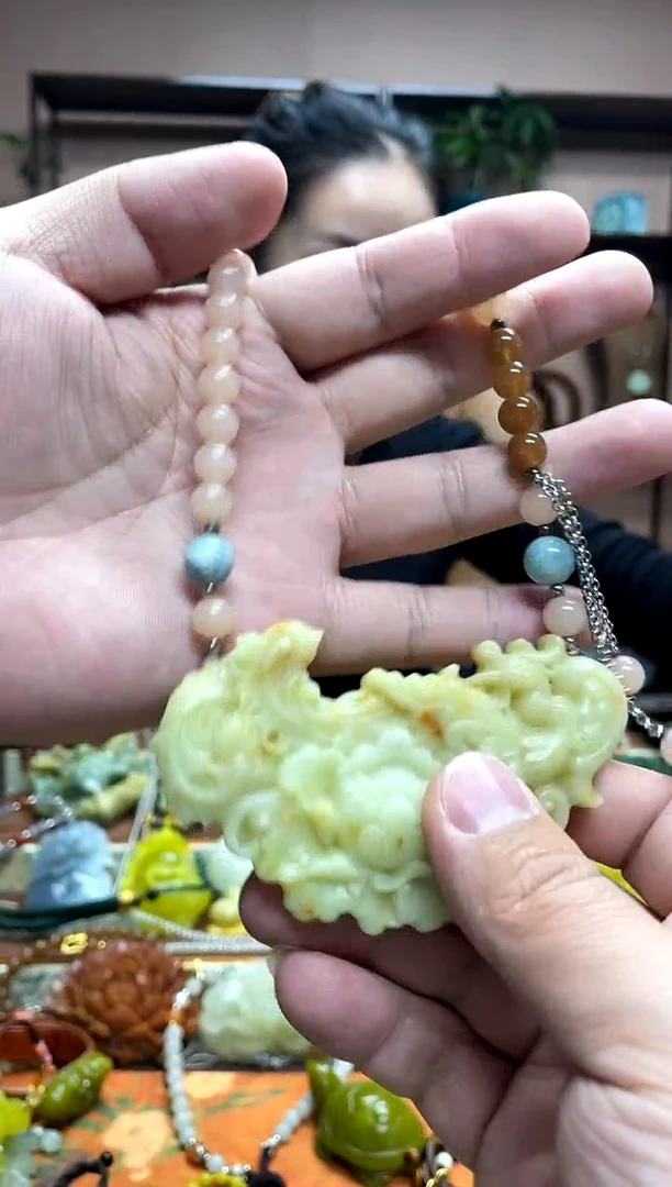 未镶嵌岫玉吊坠·