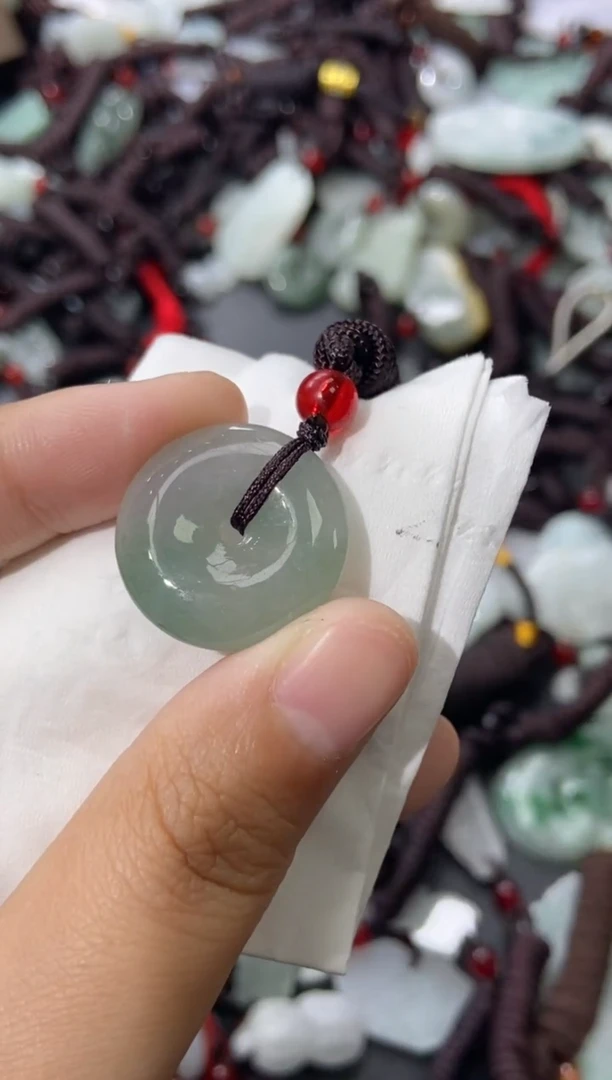 颈饰未镶嵌翡翠天然翡翠A货40多样性发一