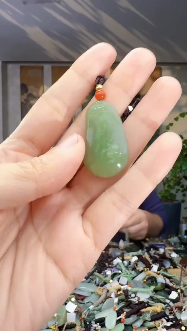 未镶嵌和田玉挂件拍一发一