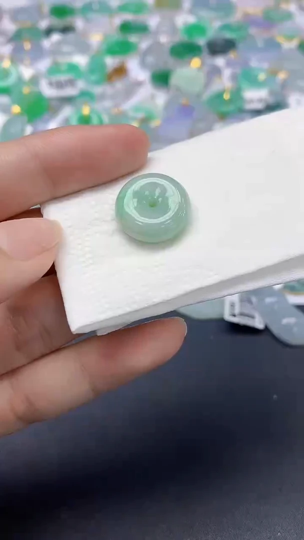 翡翠未镶嵌颈饰天然缅甸a货翡翠