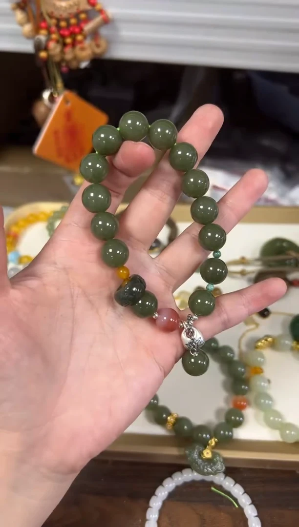 未镶嵌手链和田玉孤品和田玉大珠设计款手链[0653]