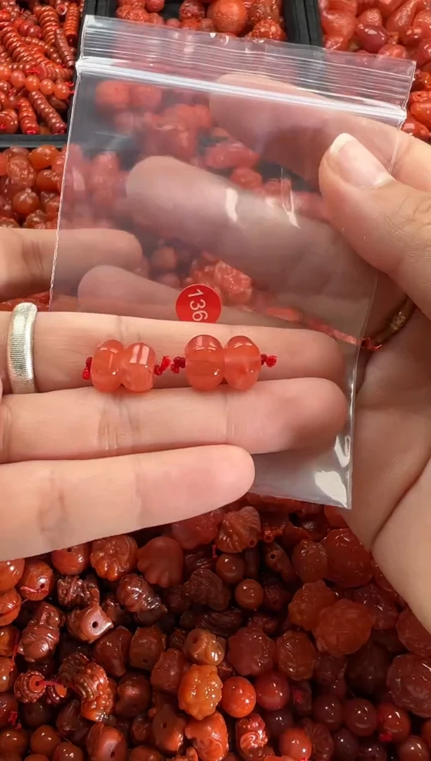 【闪购商品】南红玛瑙颈饰未镶嵌1