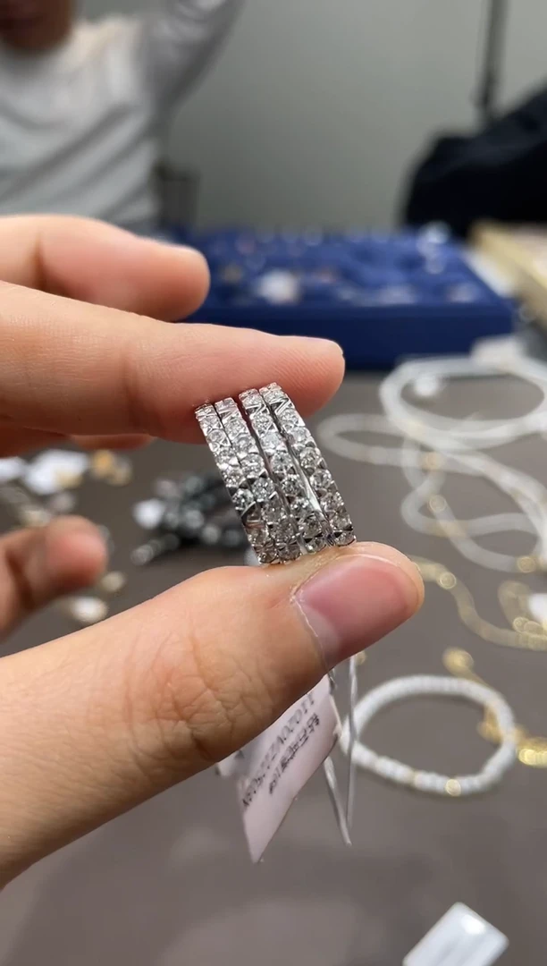 【闪购商品】钻石戒指18K金镶嵌 TA0217-931-605