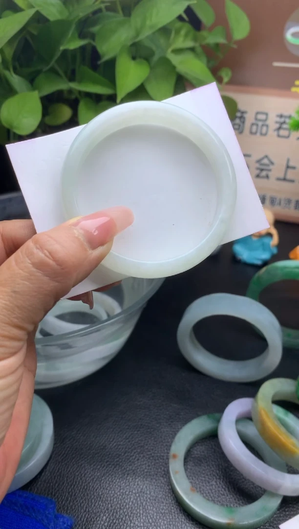 【闪购商品】翡翠手镯未镶嵌正圈
