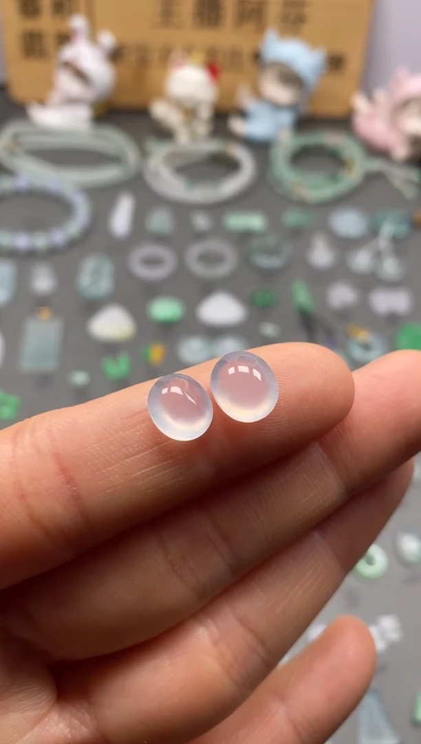 【闪购商品】翡翠颈饰未镶嵌冰蛋面1对/芬