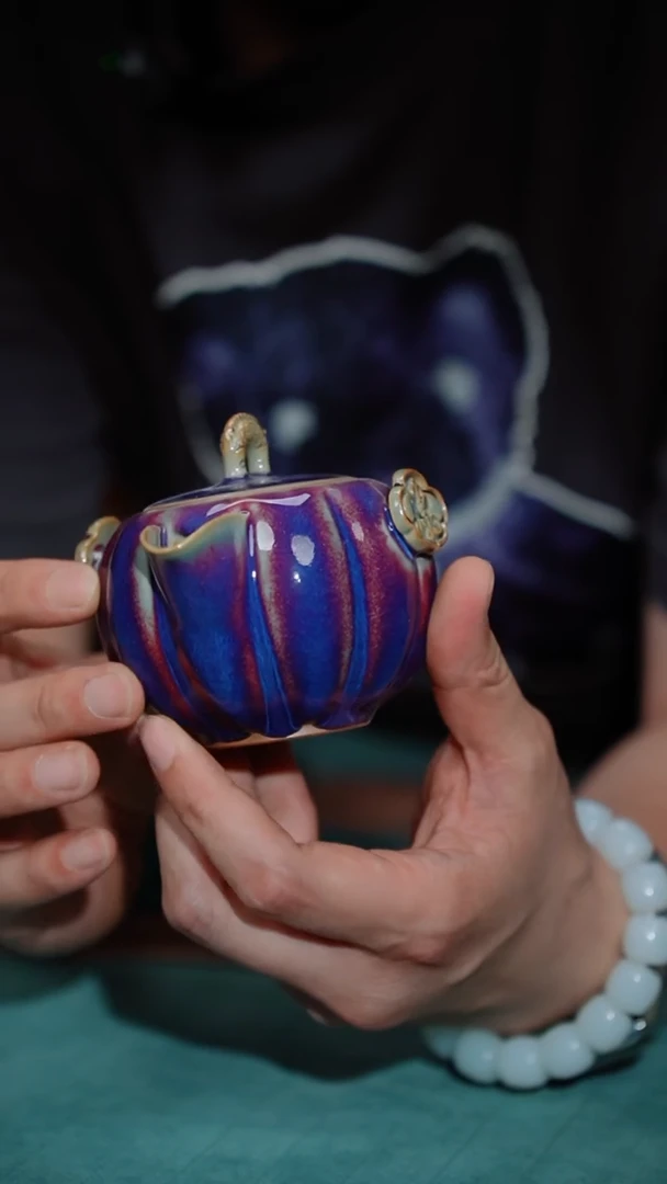 瓷片150-1任英歌手抓壶