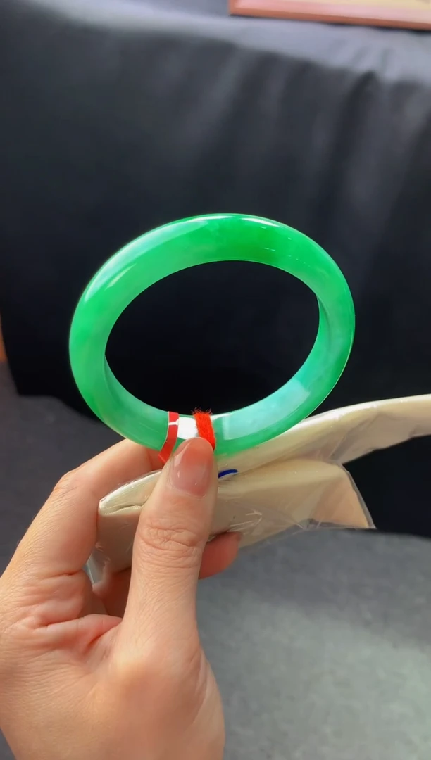 未镶嵌手镯翡翠- 圈口 全款29.8万 定金1万