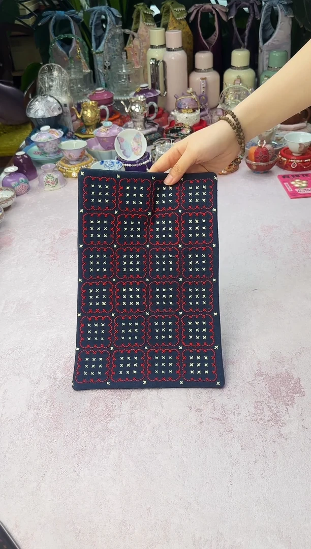 69饼干刺子绣茶席