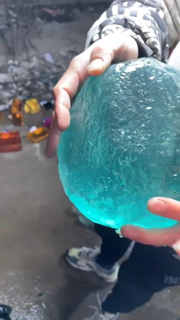 新疆五彩石原石摆件