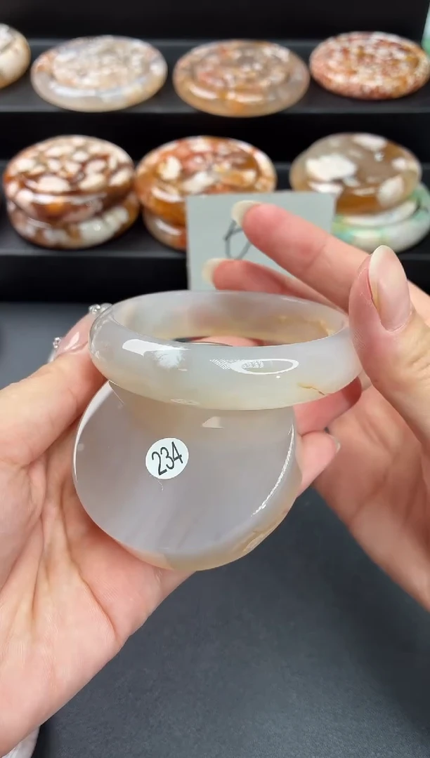 手镯玛瑙/玉髓未镶嵌石英质玉58圈(赠送镯心)圈口建议拍大