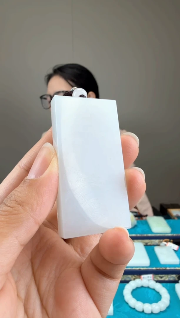 和田玉未镶嵌颈饰1