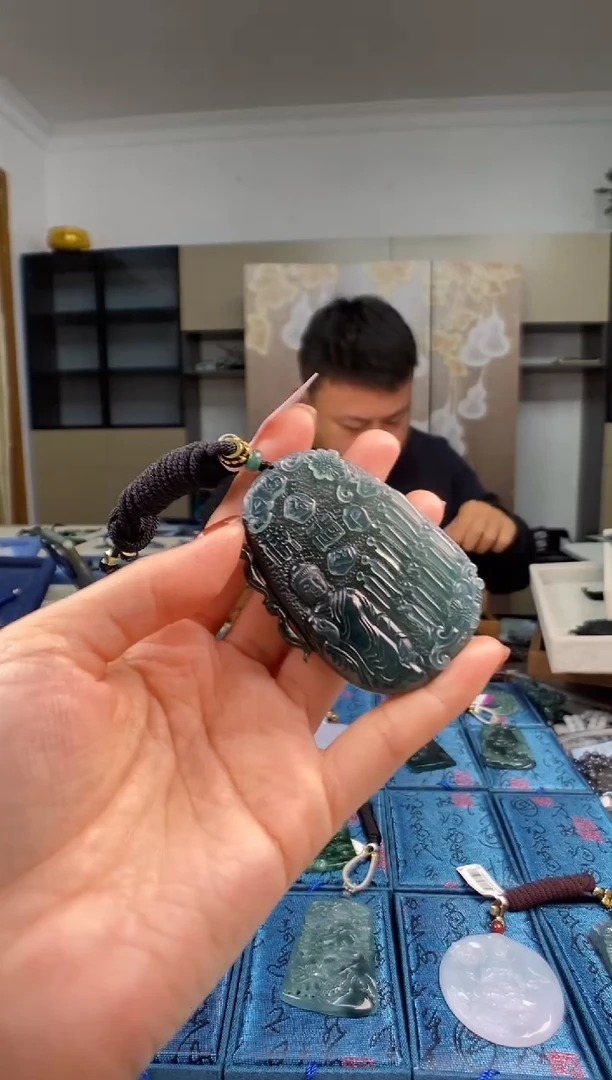 颈饰未镶嵌翡翠多样性发其一