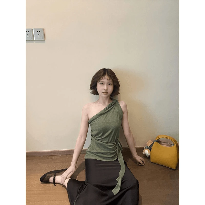 上衣女纯欲小众斜肩绑带挂脖针织衫2025夏季新款气质露肩显瘦短袖