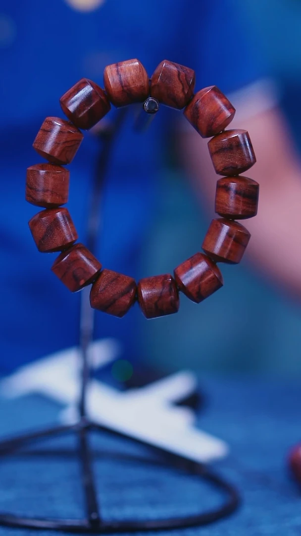 黄花梨/降香黄檀海南黄花梨大黑线老型珠1.5手串