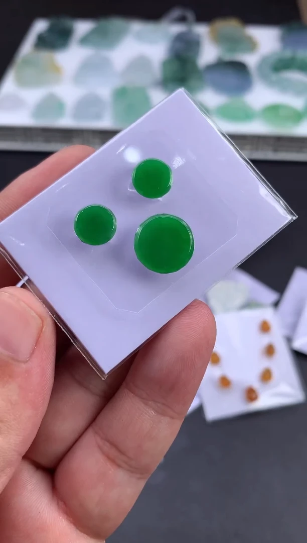 未镶嵌定制翡翠一****子翡翠