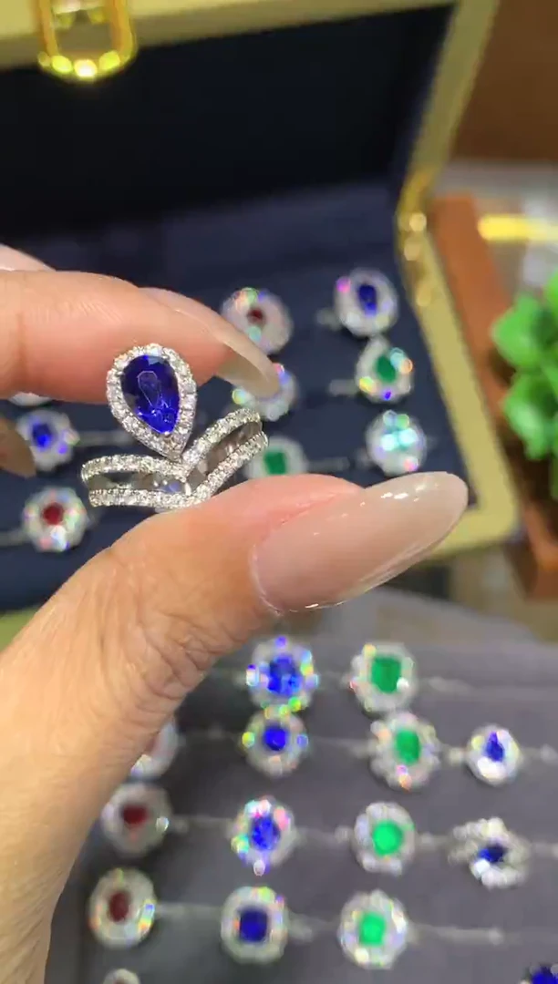 戒指蓝宝石18K金镶嵌1.57ct