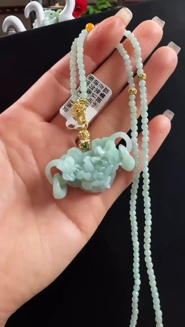 颈饰未镶嵌翡翠如意锁