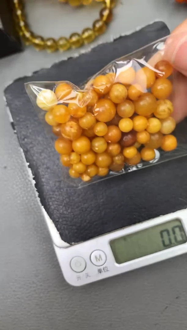 未镶嵌琥珀珠宝奇石71
