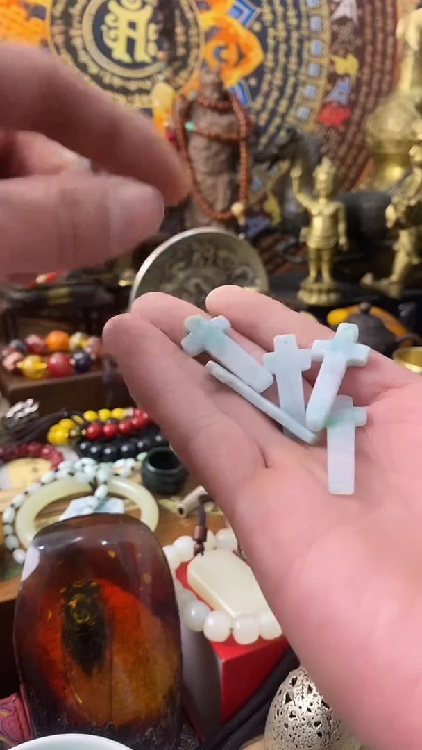 颈饰未镶嵌石英岩玉--------主播推荐-------