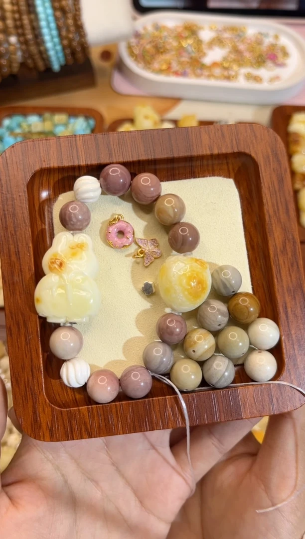 【闪购商品】蜜蜡裸石未镶嵌小兔子配件套装