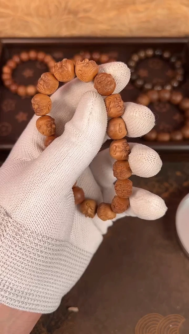 檀香木黄**姐迈索尔正区老山檀横纹黑肉十八罗汉1.2沉水