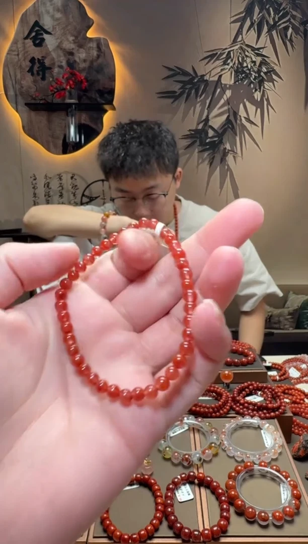 未镶嵌原矿手串南红玛瑙一条4mm+ 多样性发货