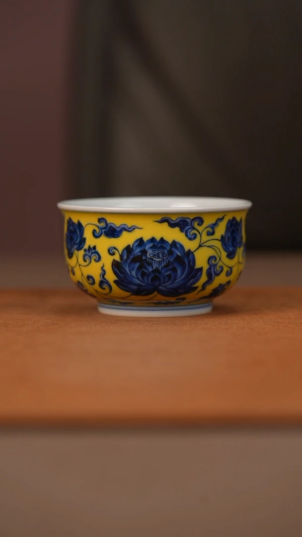 又见春风青花黄地金刚佛连炉式杯