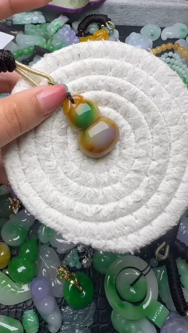 颈饰未镶嵌翡翠缅甸翡翠吊坠