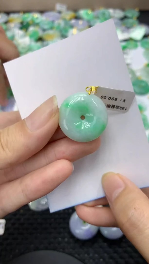 翡翠18K金镶嵌颈饰天然缅甸翡翠A货