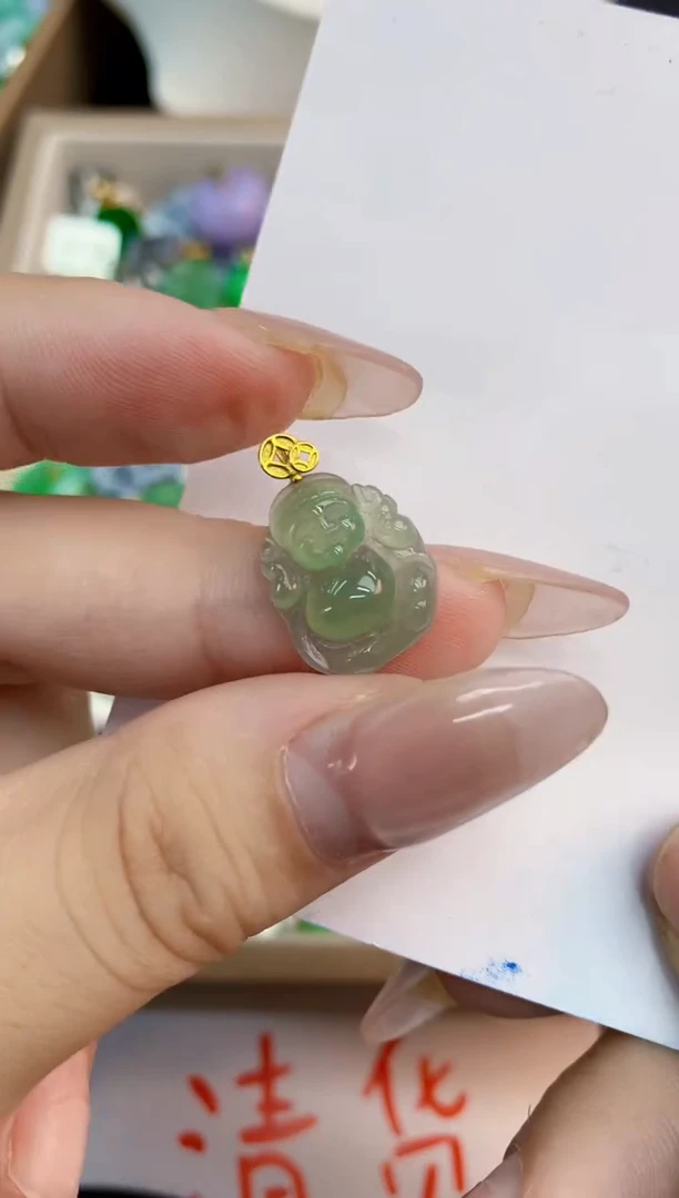 翡翠未镶嵌颈饰1