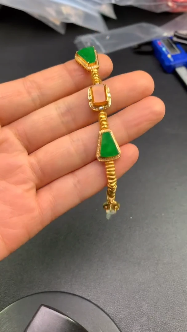 18K金镶嵌手链翡翠天然缅甸A货翡翠  联系客服链接！！！