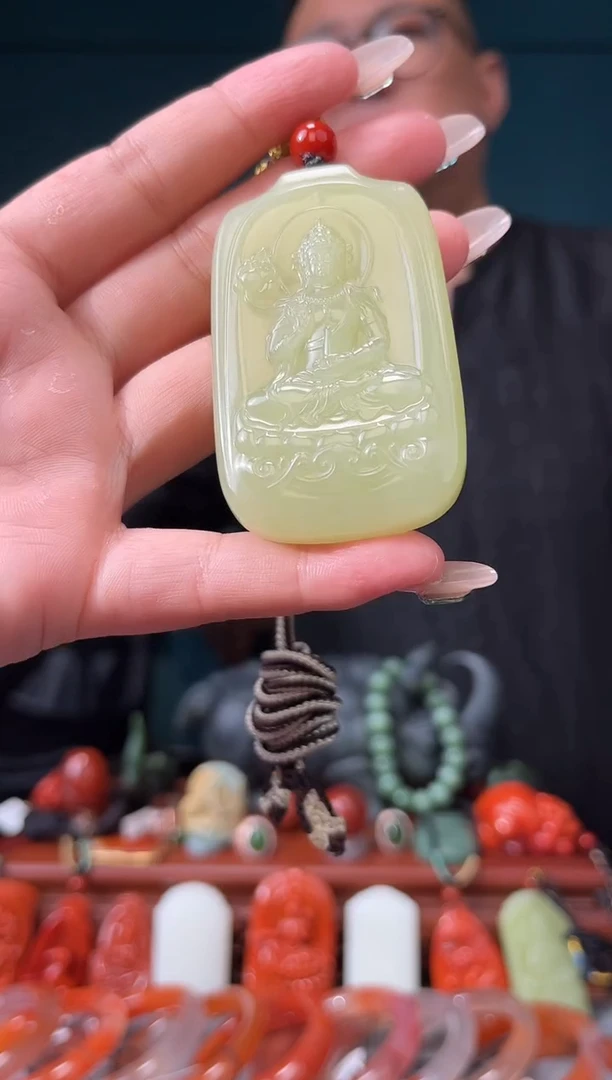 和田玉未镶嵌颈饰吊坠