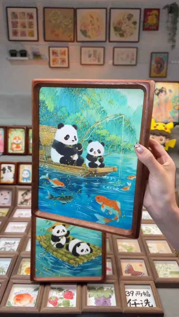 国画小熊猫钓鱼 手绘国画10