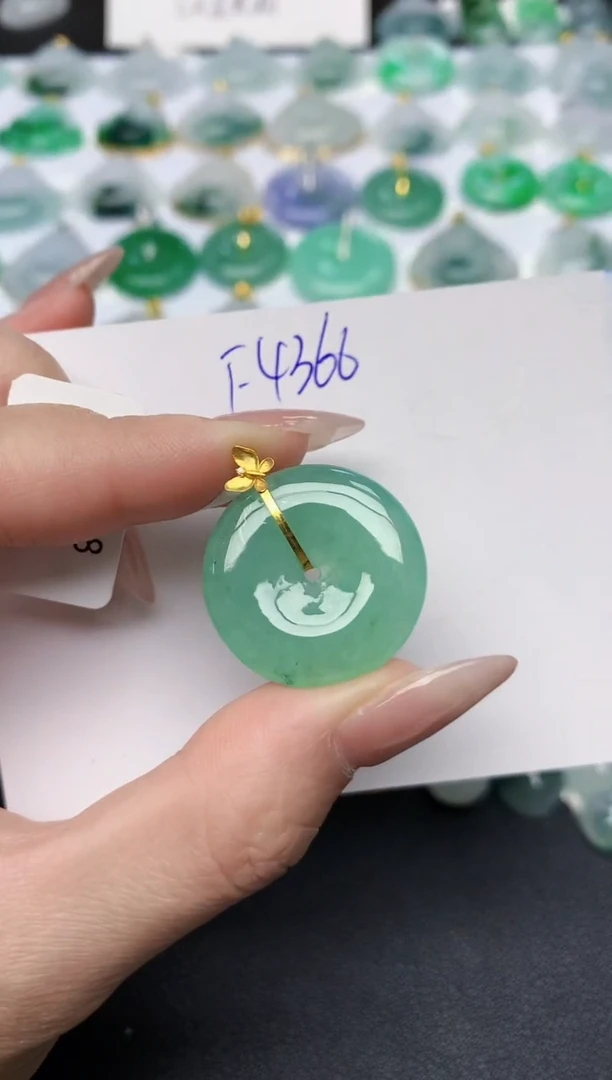 颈饰18K金镶嵌翡翠天然缅甸A货翡翠百元以上9元证书费自理