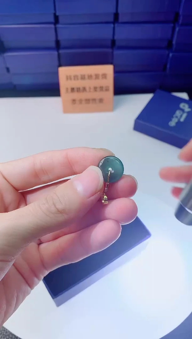 翡翠未镶嵌颈饰1111111111