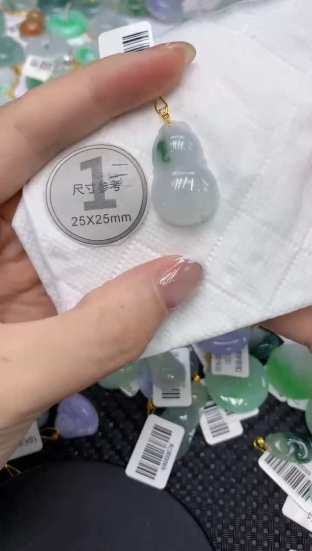 颈饰18K金镶嵌翡翠1111111