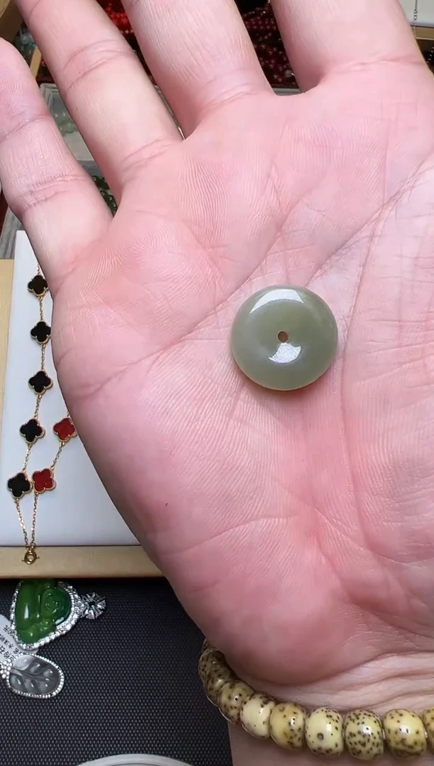 颈饰未镶嵌和田玉✨**✨和田玉平安扣吊坠