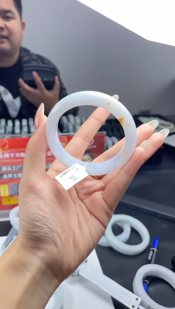 【闪购商品】定制翡翠手镯未镶嵌手镯DDH/发一件