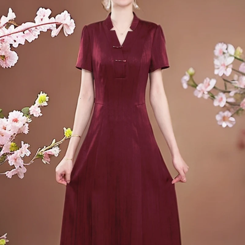 【梦雅衣橱】2025夏季显瘦新中式气质国风高贵V领精致红色连衣裙