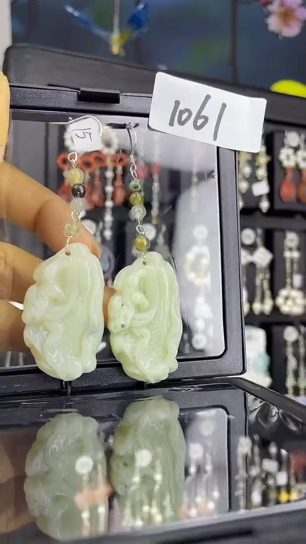 未镶嵌岫玉耳饰喜欢拍