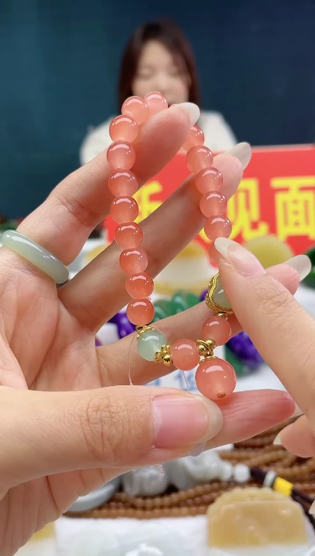 【闪购商品】石英质玉耳钉合金8