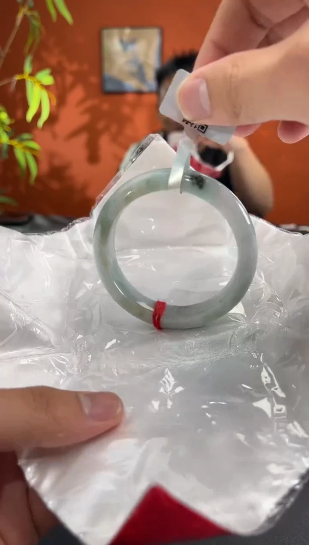 未镶嵌手镯翡翠翡翠手镯