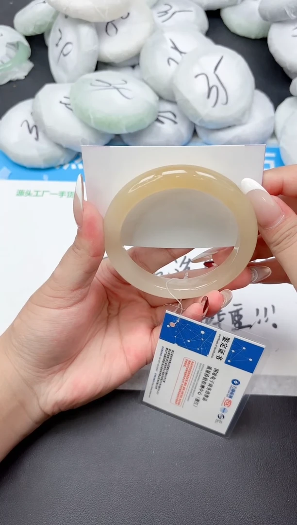 未镶嵌手镯石英质玉78-62.3