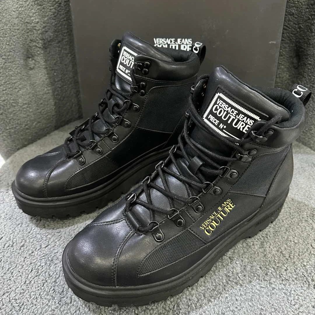 全新未使用 VERSACE/范思哲  Jeans范思哲男士黑色牛皮短靴149401