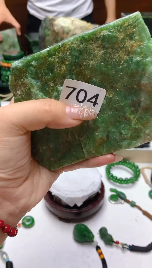 未镶嵌和田玉（碧玉）珠宝半成品1