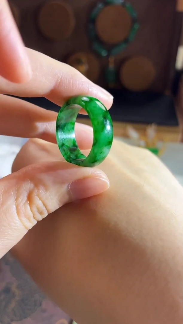 未镶嵌戒指翡翠手饰