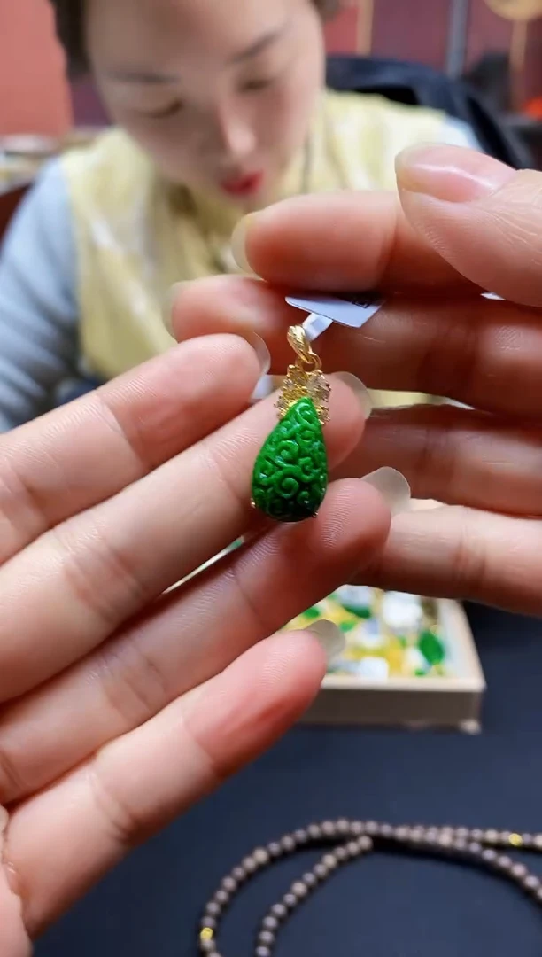 颈饰未镶嵌翡翠翡翠吊坠23