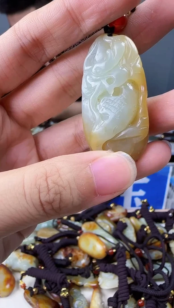 和田玉未镶嵌颈饰1